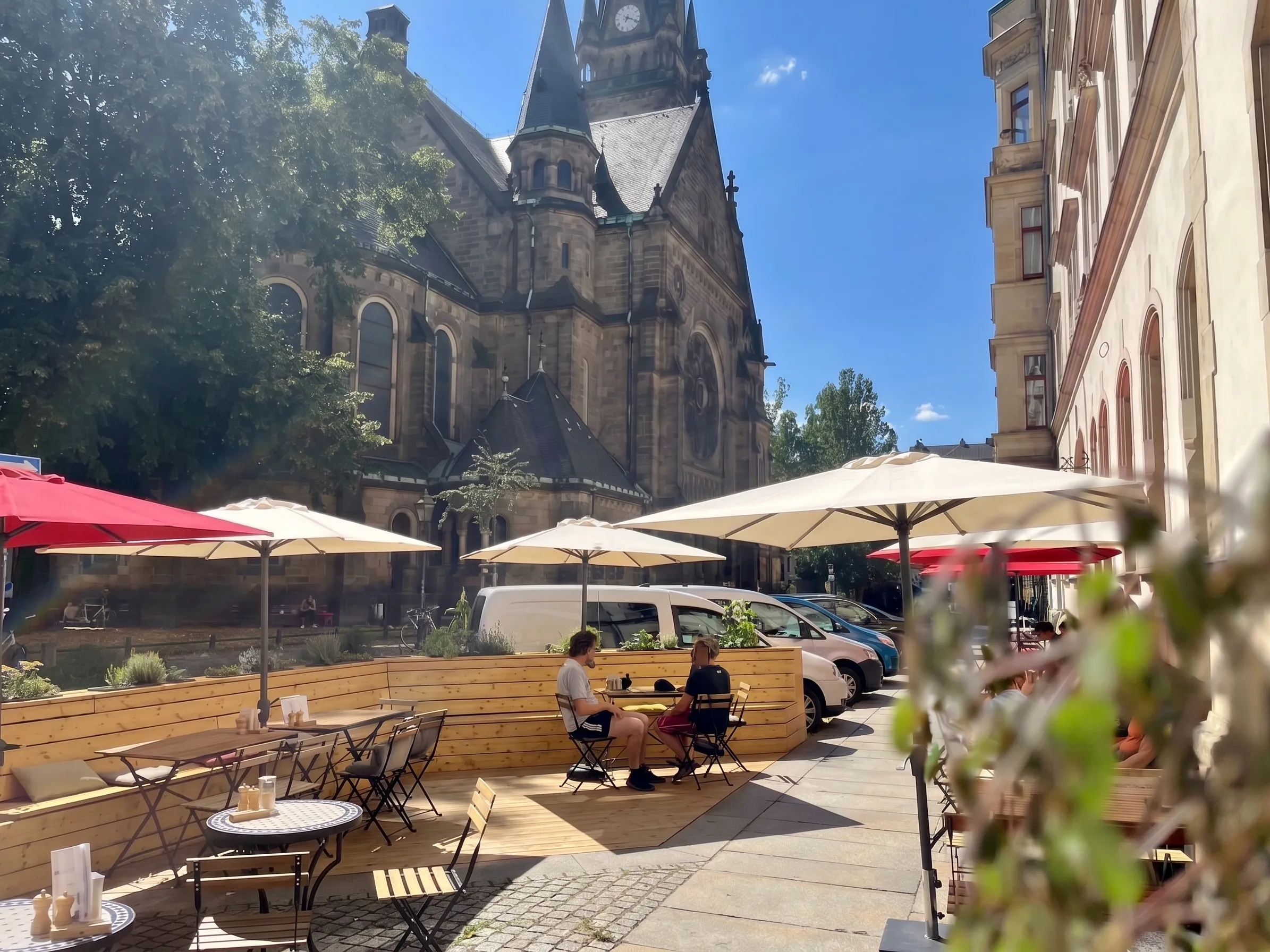 Terrasse mit Blick auf Martin-Luther-Kirche